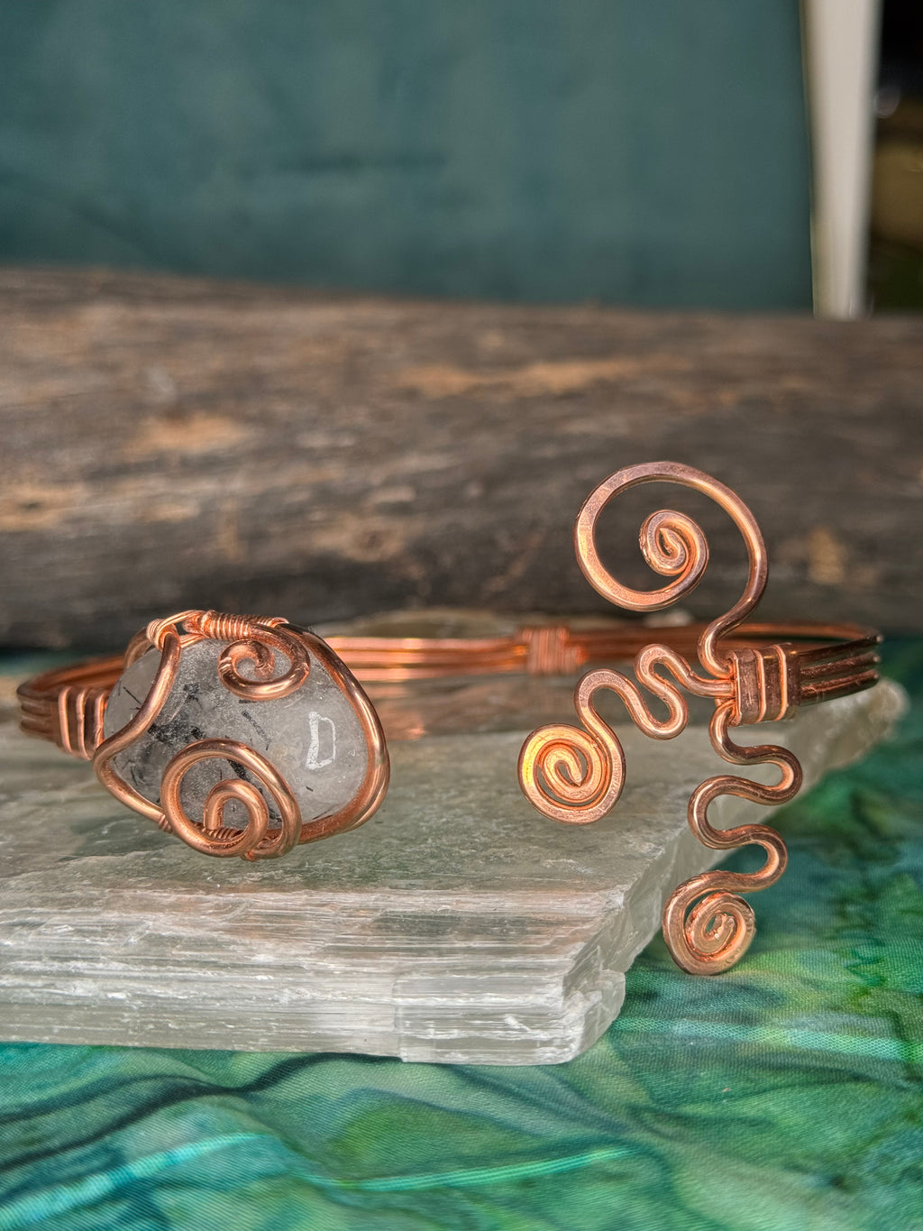 Tourmalinated Quartz Arm Cuff : A